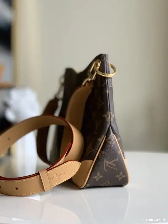 AAA Replica Ru VUITTON ODÉON LOUIS PM 0624